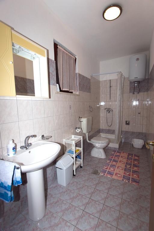 Vesna Apartment Pula Bagian luar foto
