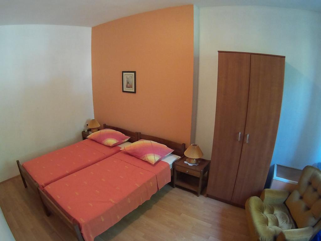 Vesna Apartment Pula Bagian luar foto